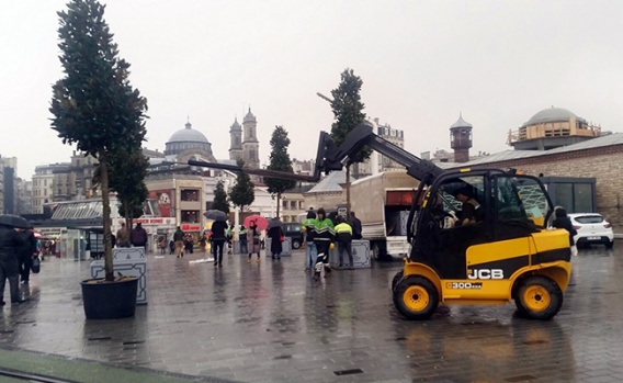 Taksim ve İstiklal Caddesi ağaçlandırma çalışmaları başladı