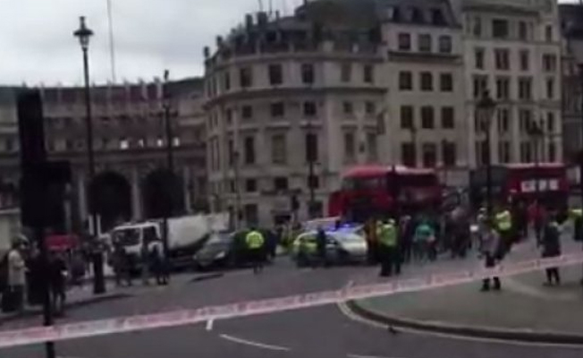 Son dakika Londra'daki Trafalgar Meydanı'nda terör alarmı