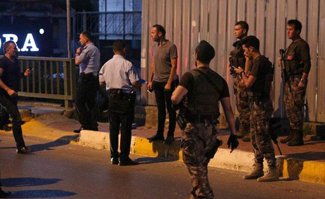 İstanbul'da polise saldırı: Bir polis şehit oldu