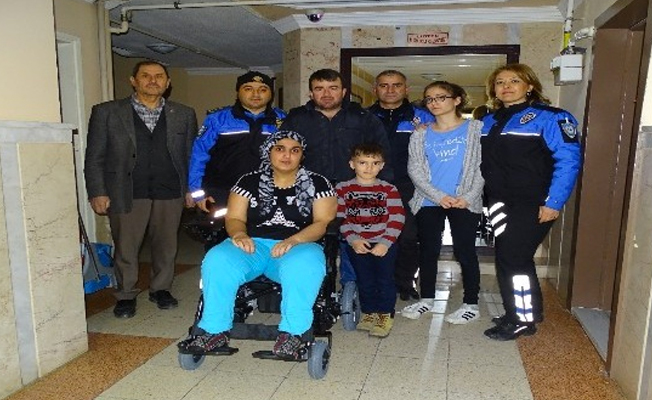 Eskişehir polisinden engellilere destek