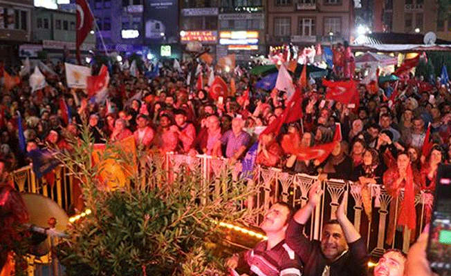 Erdoğan’ın memleketi Rize’de halk sokaklarda