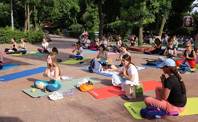 Uluslararası Yoga Günü Nişantaşı Sanat Parkı’nda kutlandı