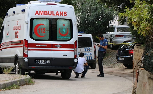 Kadıköy’de bir apartmanın bahçesinde erkek cesedi bulundu 