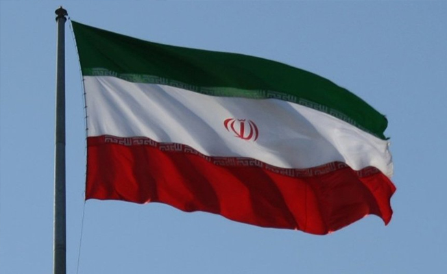 İran'da askeri geçit töreninde saldırı
