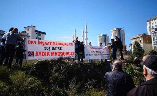 450 kişiden  kefenli ve mezarlı protesto