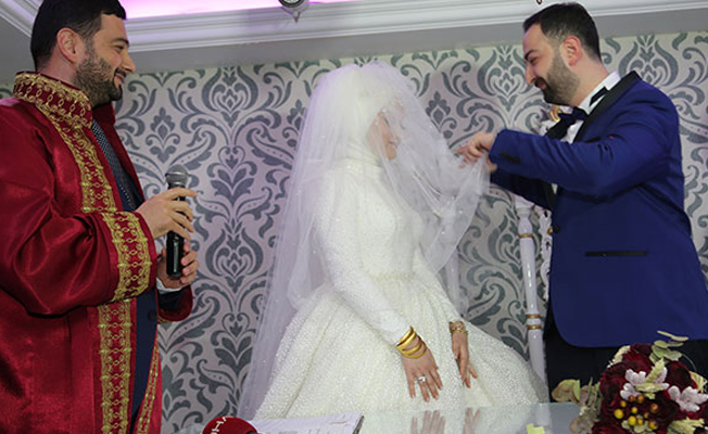 Mevlüt Öztekin'den ilk nikah