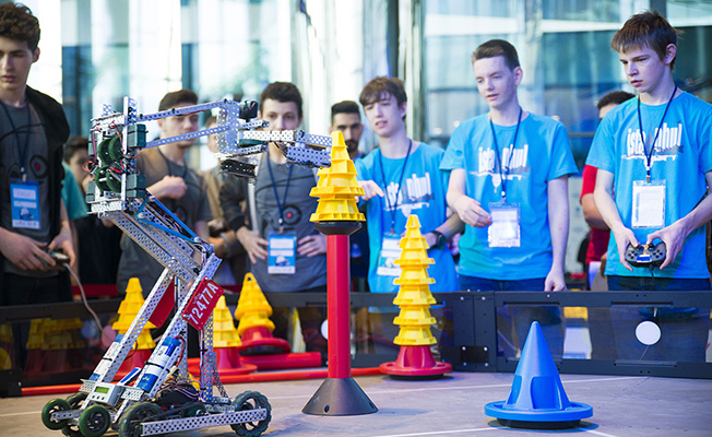Türk öğrenciler, dünyadan rakipleriyle robotlarını yarıştıracak