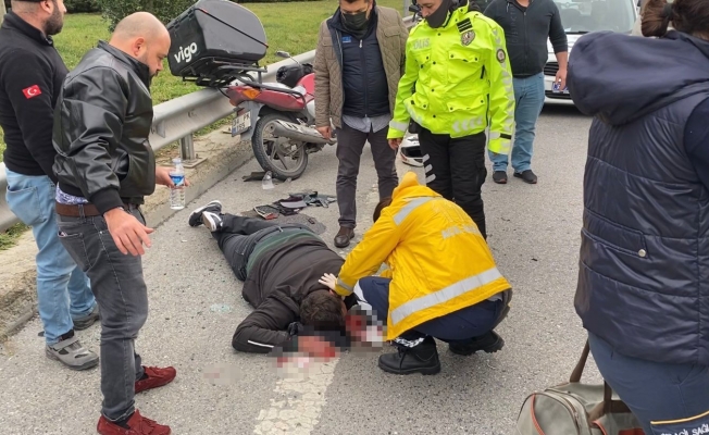 Ani fren yapan araca çarpan motosikletli ağır yaralandı