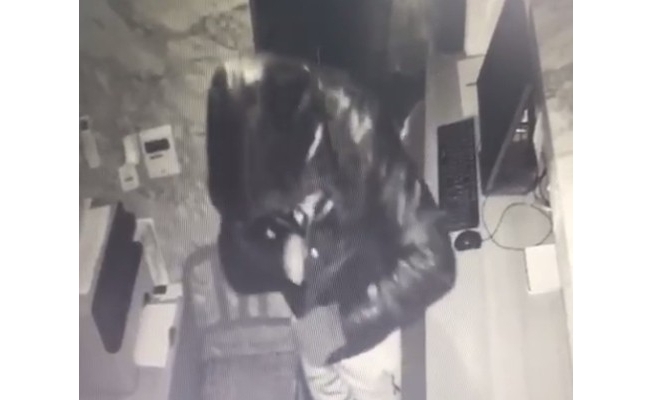 Avcılar’da baklavacıdan hırsızlık anları kamerada