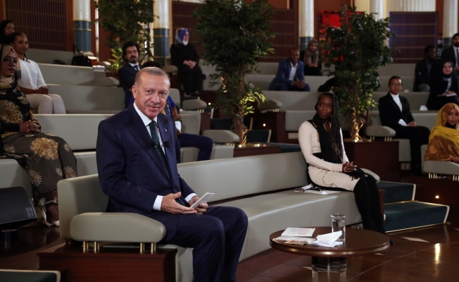 Erdoğan'dan Afrikalı gençlere çağrı: Türkiye'yi ikinci vatanınız kabul edin