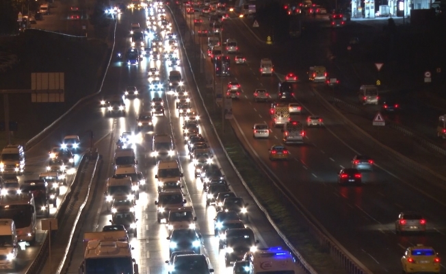 İstanbul’da haftanın ilk gününde trafik yüzde 50’ye ulaştı
