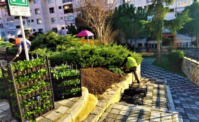 Maltepe'de park ve bahçelere son dokunuşlar yapılıyor