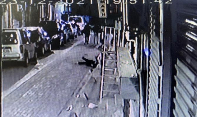 Zeytinburnu’nda genç kız camdan düşerek ağır yaralandı