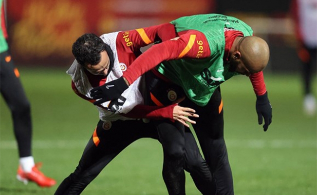 Galatasaray'da van Aanholt’un Covid-19 testi pozitif