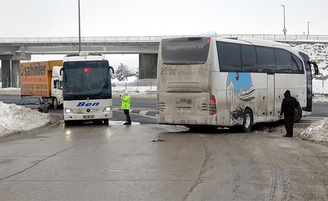 İstanbul'a giden TIR, kamyon ve otobüslere geçiş yok