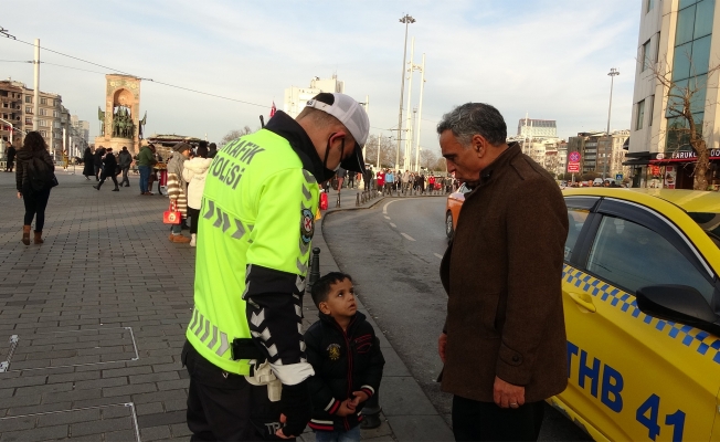 Taksim’de kaybolan çocuğa polis sahip çıktı
