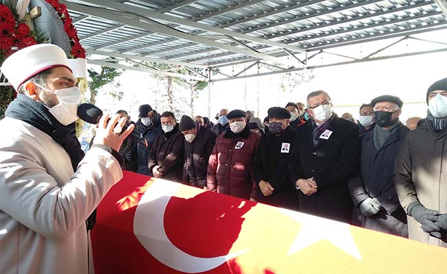 Türkiye'nin önde gelen ceza hukukçularından Uğur Alacakaptan son yolculuğuna uğurlandı