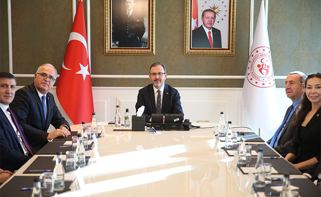 Bakan Kasapoğlu, TVF Başkanı Mehmet Akif Üstündağ’ı kabul etti