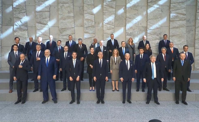 Cumhurbaşkanı Erdoğan, NATO Aile Fotoğrafı çekimine katıldı