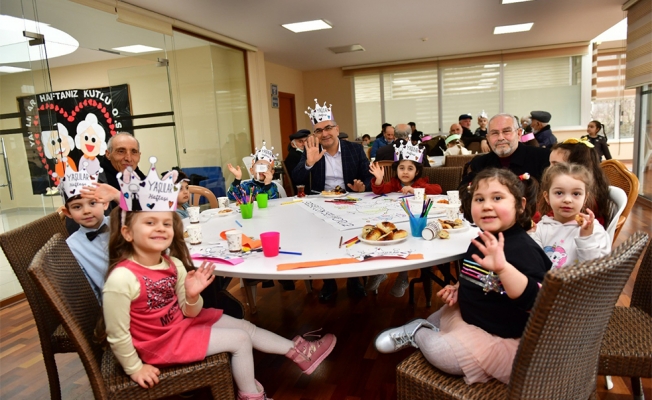 Esenyurtlu miniklerden Yaşlılar Haftası’nda anlamlı etkinlik