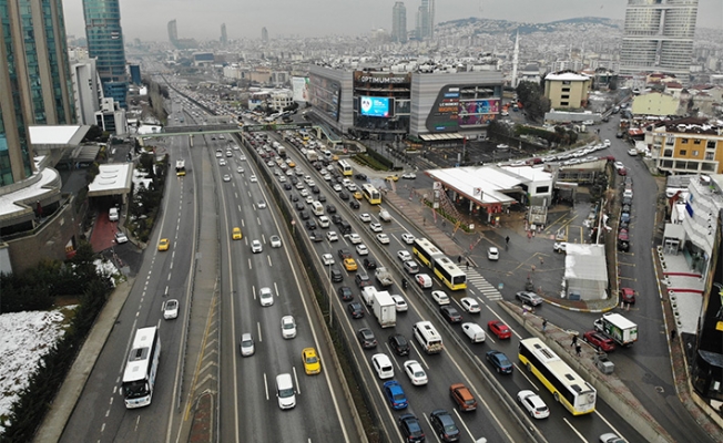 İstanbul'da kar geride kaldı, trafik yüzde 60'ı buldu