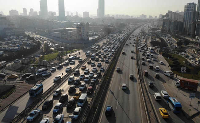 İstanbul’da haftanın ilk iş gününde trafik yüzde 60’ı buldu