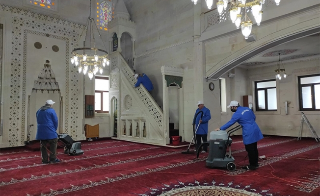Kartal Belediyesi Ramazan ayı öncesi ibadethaneleri temizliyor