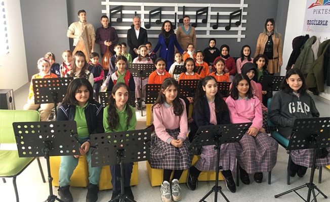 Mülteci ve Türk öğrenciler korosu prova yaptı