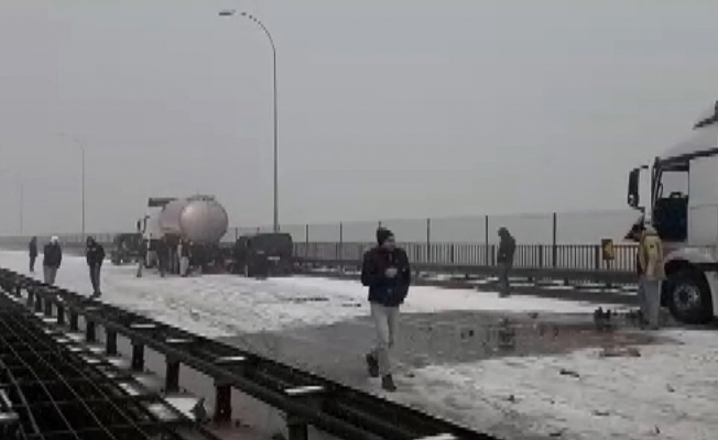 TEM'de kar kazası: Yol trafiğe kapandı