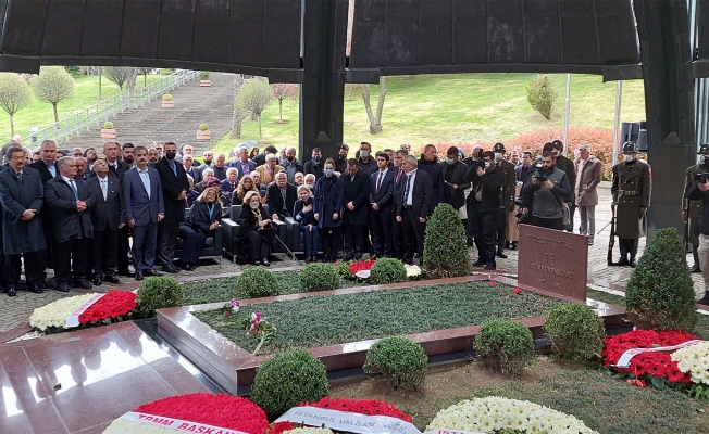 8. Cumhurbaşkanı Turgut Özal vefatının 29. yılında kabri başında anıldı