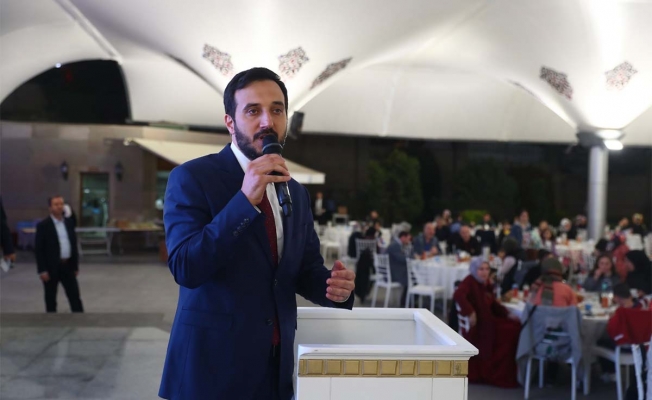 Bağcılar Belediye Başkanı Özdemir yetim çocuklarla iftar açtı
