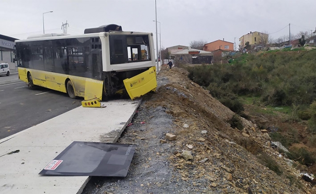 Başakşehir’de İETT otobüsü şarampole uçtu: Facianın eşiğinden dönüldü