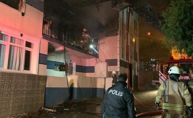 Beykoz'da 2 katlı binada çıkan yangın korkuttu 