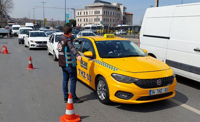 Eminönü'nde taksiler tek tek denetlendi