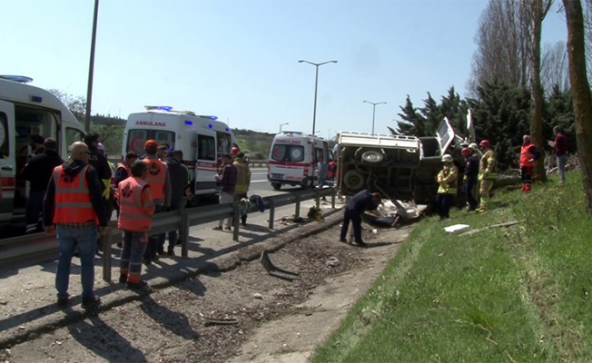 Kumburgaz TEM’de feci kaza: 3 yaralı