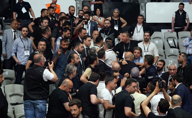Beşiktaş kongresinde kavga
