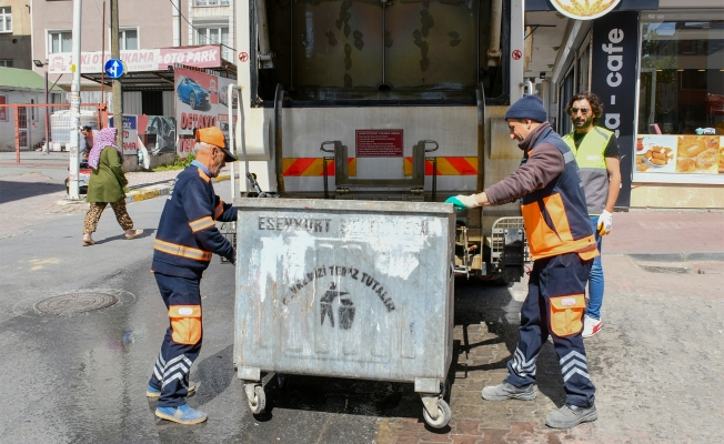 Esenyurt Belediyesi haşerelere karşı ilaçlama çalışmalarını sürdürüyor