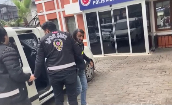 Trabzonspor bayrağını indirmeye çalışan Rambo Okan gözaltına alındı