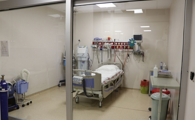 Türkiye'nin ilk karantina ve pandemi hastanesinde Covid-19 alanları kapatıldı