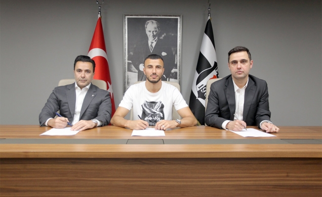 Beşiktaş'ta, Romain Saiss ile resmi sözleşme imzalandı