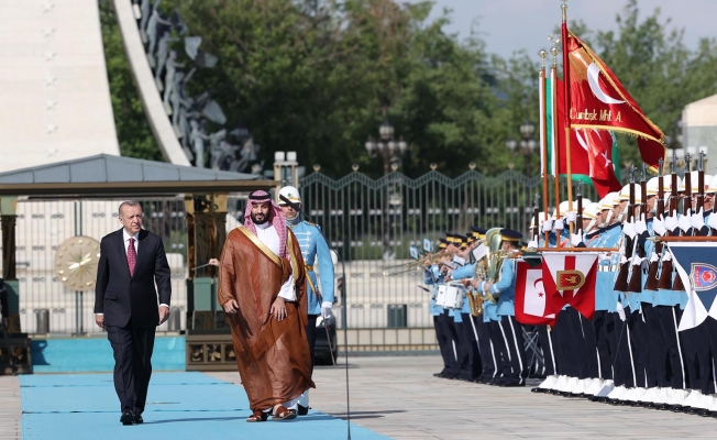 Erdoğan, Suudi Arabistan Veliaht Prensi'ni resmi törenle karşıladı