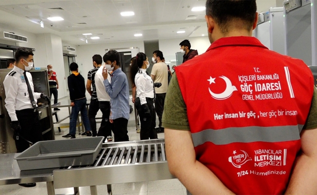 İstanbul'da yakalanan 6 bin 686 kaçak göçmen sınır dışı ediliyor