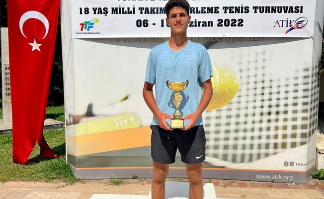 Tuncay Duran, 18 Yaş Tenis Milli Takımı'na yükseldi 