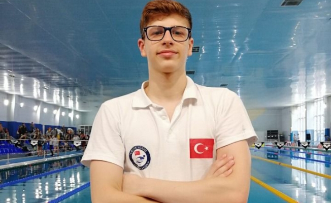Avrupa Yüzme Şampiyonu Batuhan Filiz’e ABD’den burs