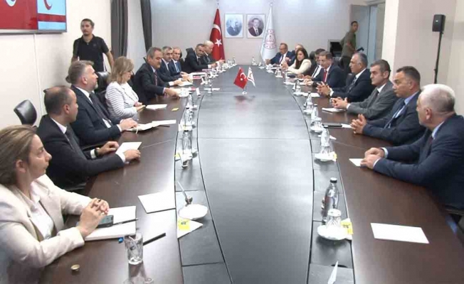Milli Eğitim Bakanı Özer, KKTC’li mevkidaşı Çavuşoğlu ile bir araya geldi