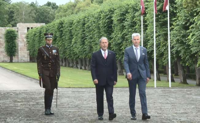 Milli Savunma Bakanı Akar, Letonya’da
