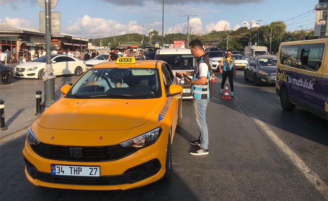 İstanbul-Fatih Eminönü'nde taksilere yönelik denetim yapıldı 