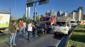 Polis memuru trafik kazasında yaralandı