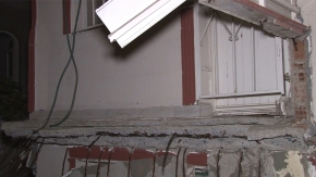 Avcılar’da bir apartman dairesinin balkonu çöktü, bina tahliye edildi