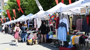 Kadıköy Belediyesi bahçesinde yeniden ikinci el pazarı
